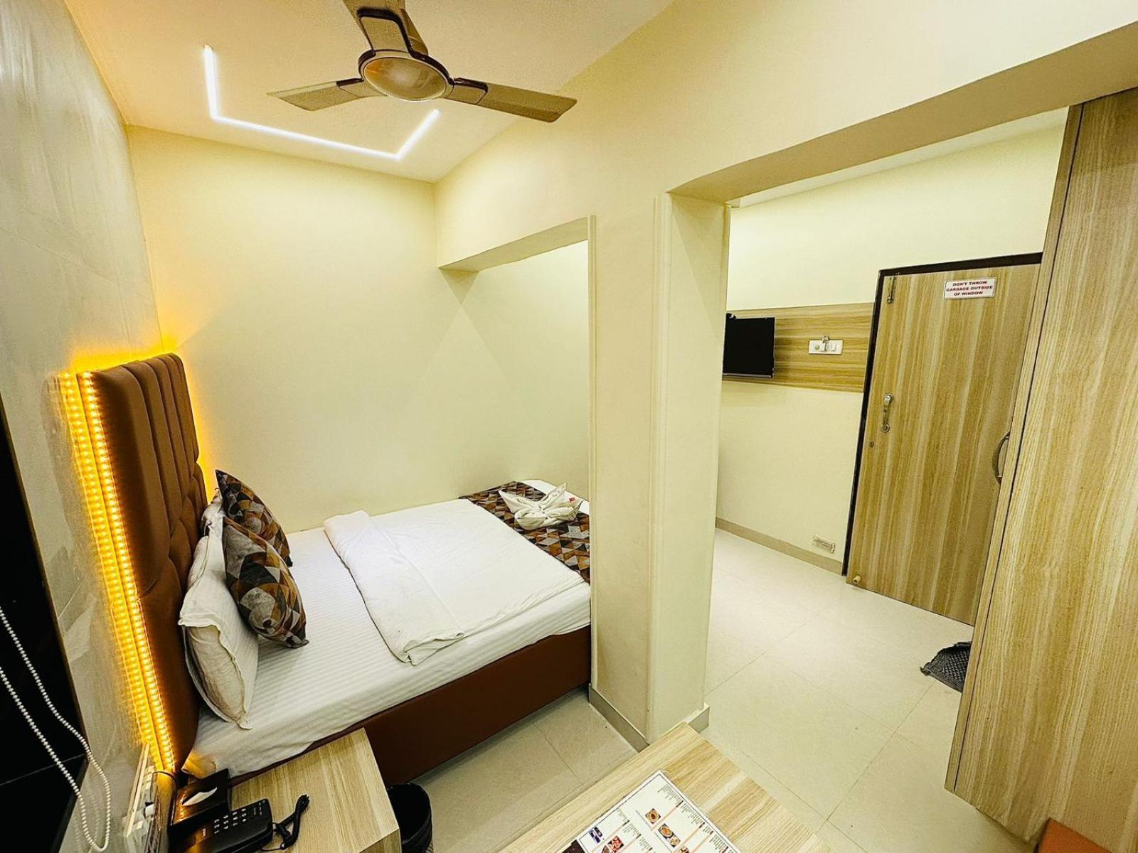 Hotel Vashi Inn Νάβι Μουμπάι Εξωτερικό φωτογραφία