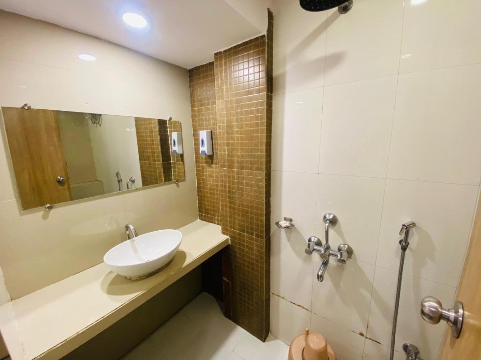 Hotel Vashi Inn Νάβι Μουμπάι Εξωτερικό φωτογραφία