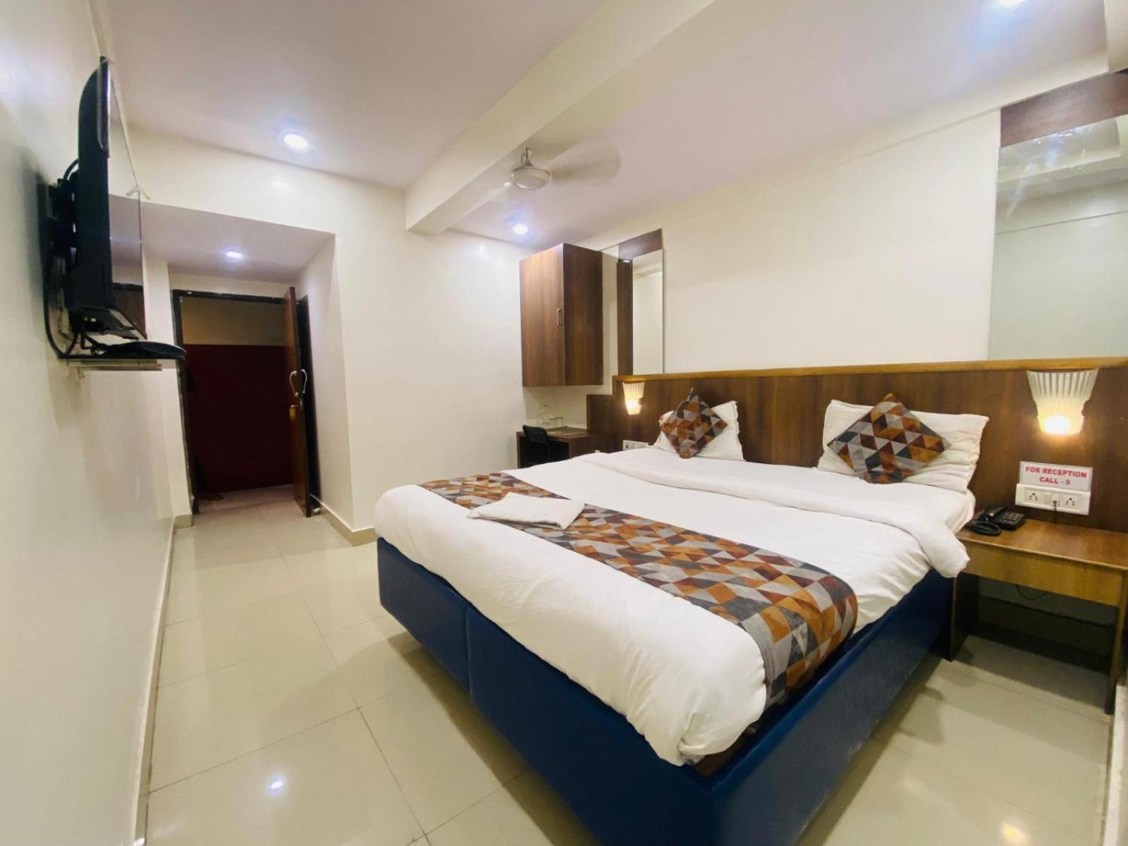 Hotel Vashi Inn Νάβι Μουμπάι Εξωτερικό φωτογραφία