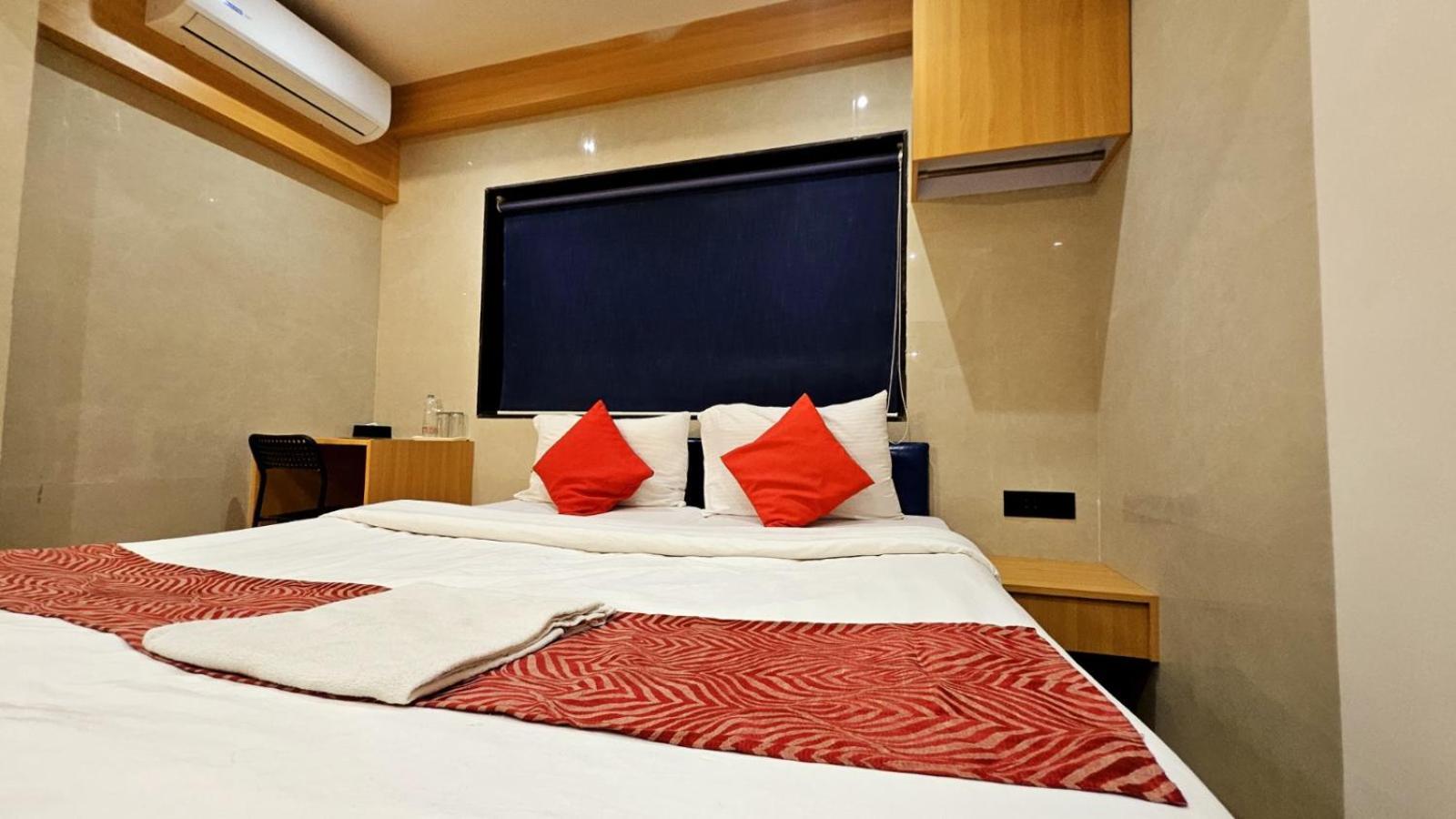 Hotel Vashi Inn Νάβι Μουμπάι Εξωτερικό φωτογραφία